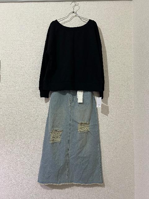 新品タグ付きRETRO GIRL柔らかダメージデニムスカート& BASEMENTトレーナー < ブランド 新品タグ付きRETRO GIRL柔らかダメージデニムスカート& BASEMENTトレーナー < ブランドの