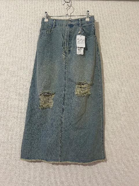 新品タグ付きRETRO GIRL柔らかダメージデニムスカート& BASEMENTトレーナー < ブランド 新品タグ付きRETRO GIRL柔らかダメージデニムスカート& BASEMENTトレーナー < ブランドの