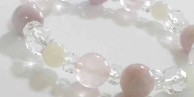 定形外無料*ピンククンツァイト・マダガスカル産ローズクォーツ・ムーンストーン・cut水晶*天然石ブレス < 女性アクセサリー/時計 定形外無料*ピンククンツァイト・マダガスカル産ローズクォーツ・ムーンストーン・cut水晶*天然石ブレス < 女性アクセサリー/時計の