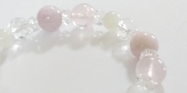 定形外無料*ピンククンツァイト・マダガスカル産ローズクォーツ・ムーンストーン・cut水晶*天然石ブレス < 女性アクセサリー/時計 定形外無料*ピンククンツァイト・マダガスカル産ローズクォーツ・ムーンストーン・cut水晶*天然石ブレス < 女性アクセサリー/時計の