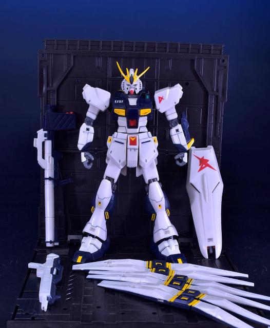 改造品 MIA νガンダム 欠品あり < アニメ/コミック/キャラクター  改造品 MIA νガンダム 欠品あり < アニメ/コミック/キャラクターの