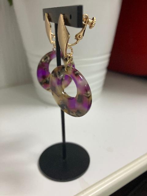 ハンドメイド アクリルフープを使用したイヤリング パープルミックス < 女性ファッション  ハンドメイド アクリルフープを使用したイヤリング パープルミックス < 女性ファッションの