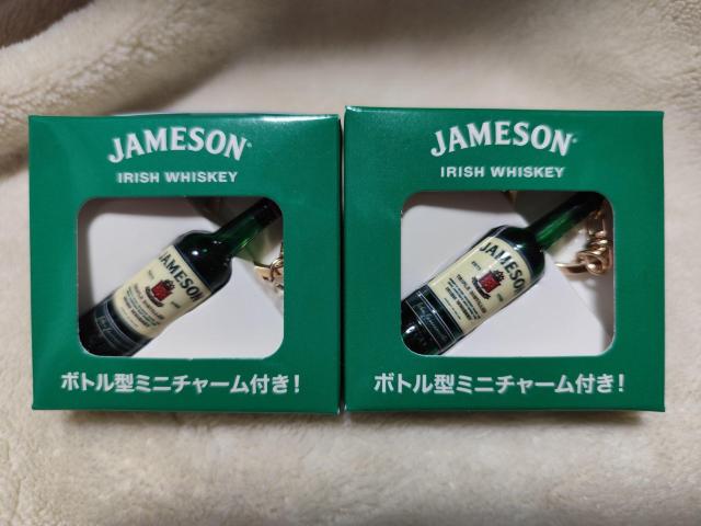 ジェムソン アイリッシュウイスキー ボトル型ミニチャーム 2個 非売品 < ホビー ジェムソン アイリッシュウイスキー ボトル型ミニチャーム 2個 非売品 < ホビーの