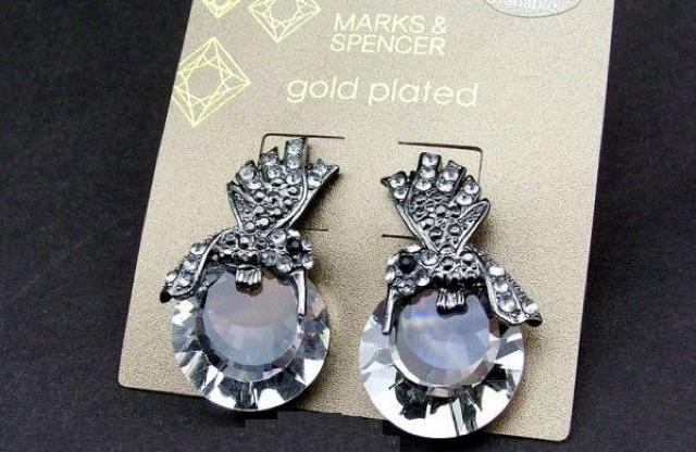 新品MARKS & SPENCERゴシックアンティーク調ストーンピアス < 女性アクセサリー/時計  新品MARKS & SPENCERゴシックアンティーク調ストーンピアス  < 女性アクセサリー/時計の