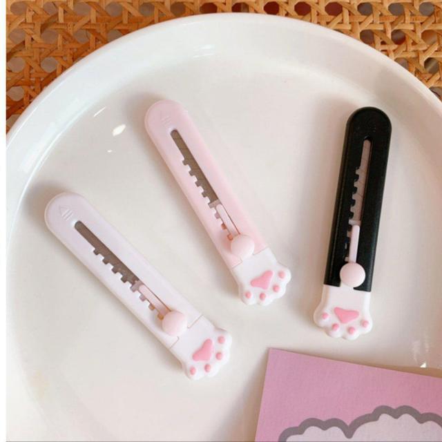 白 ホワイト 新品 可愛い 猫足 肉球 カッター 文房具 ファンシー < インテリア/ライフ  白 ホワイト 新品 可愛い 猫足 肉球 カッター 文房具 ファンシー < インテリア/ライフの