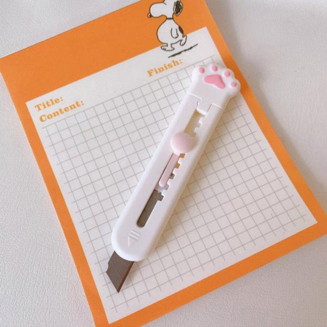白 ホワイト 新品 可愛い 猫足 肉球 カッター 文房具 ファンシー < インテリア/ライフ  白 ホワイト 新品 可愛い 猫足 肉球 カッター 文房具 ファンシー < インテリア/ライフの