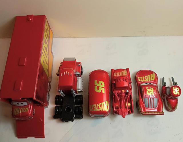トミカディズニーカーズ マックトレーラーと5台 < ホビー  トミカディズニーカーズ マックトレーラーと5台 < ホビーの