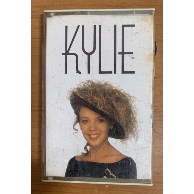 【送料無料】カセットテープ カイリーミノーグ KYLIE 全10曲 < CD/DVD/ビデオ 【送料無料】カセットテープ カイリーミノーグ KYLIE 全10曲 < CD/DVD/ビデオの