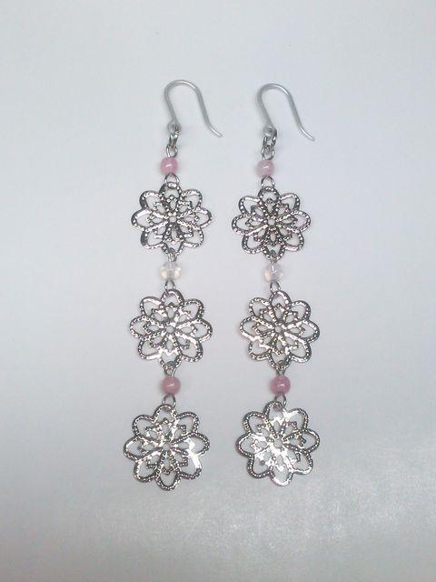 お花透かし3連チェコロードナイトオーパル樹脂フック☆ < 女性アクセサリー/時計  お花透かし3連チェコロードナイトオーパル樹脂フック☆ < 女性アクセサリー/時計の