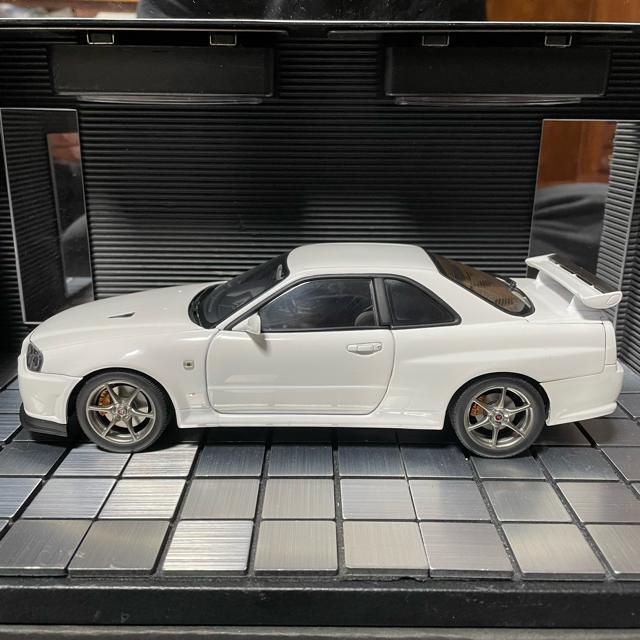 未展示品オートアート1/18 スカイライン GT-R R34 V-SPEC II < ホビー  未展示品オートアート1/18 スカイライン GT-R R34 V-SPEC II < ホビーの