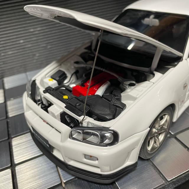 未展示品オートアート1/18 スカイライン GT-R R34 V-SPEC II < ホビー  未展示品オートアート1/18 スカイライン GT-R R34 V-SPEC II < ホビーの