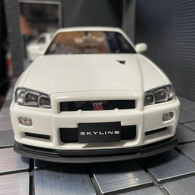 未展示品オートアート1/18 スカイライン GT-R R34 V-SPEC II < ホビー  未展示品オートアート1/18 スカイライン GT-R R34 V-SPEC II < ホビーの