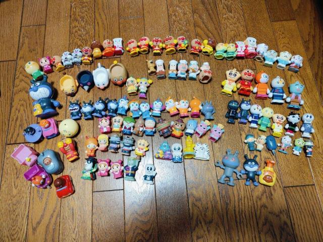 アンパンマン 指人形 フィギュア ミニカー おもちゃ 約100個 まとめ売り < おもちゃ  アンパンマン 指人形 フィギュア ミニカー おもちゃ 約100個 まとめ売り  < おもちゃの