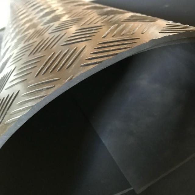 軽トラ 荷台ゴムマット 5mm 201x141cm 軽トラックマット < 自動車/バイク 軽トラ 荷台ゴムマット 5mm 201x141cm 軽トラックマット < 自動車/バイク