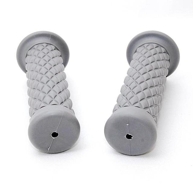 ダイヤ柄 ラバーハンドルグリップ グレー 非貫通式 22.2径用 汎用 バイク ラバーグリップ カスタム ハンドル グリップ 灰 < 自動車/バイク ダイヤ柄 ラバーハンドルグリップ グレー 非貫通式 22.2径用 汎用 バイク ラバーグリップ カスタム ハンドル グリップ 灰 < 自動車/バイク