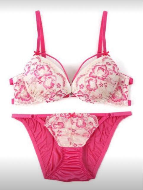 新品未使用 アブソール ブラ&ショーツセット < 女性ファッション  新品未使用 アブソール ブラ&ショーツセット < 女性ファッションの