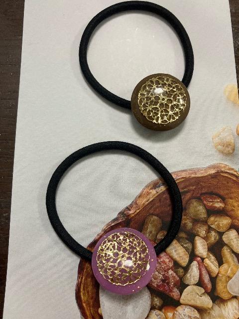 ハンドメイド レジン ヘアゴム2点セット ピンク系とブラウン系 < 女性ファッション ハンドメイド レジン ヘアゴム2点セット ピンク系とブラウン系 < 女性ファッションの