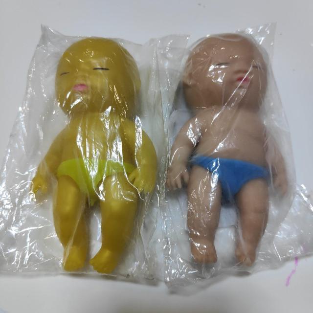 ベイビースクイーズ ゴールドベイビー 赤ちゃん 2体 < おもちゃ  ベイビースクイーズ ゴールドベイビー 赤ちゃん 2体  < おもちゃの