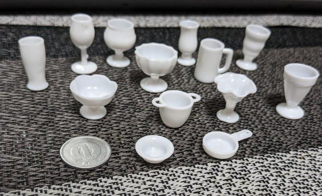 ミニチュア★白い食器★13個セット★お買い得セット★ドールハウスに★ < おもちゃ  ミニチュア★白い食器★13個セット★お買い得セット★ドールハウスに★  < おもちゃの