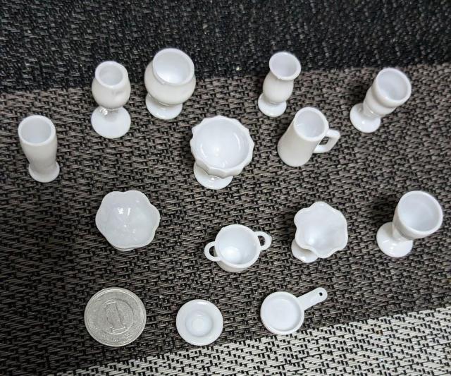 ミニチュア★白い食器★13個セット★お買い得セット★ドールハウスに★ < おもちゃ  ミニチュア★白い食器★13個セット★お買い得セット★ドールハウスに★ < おもちゃの
