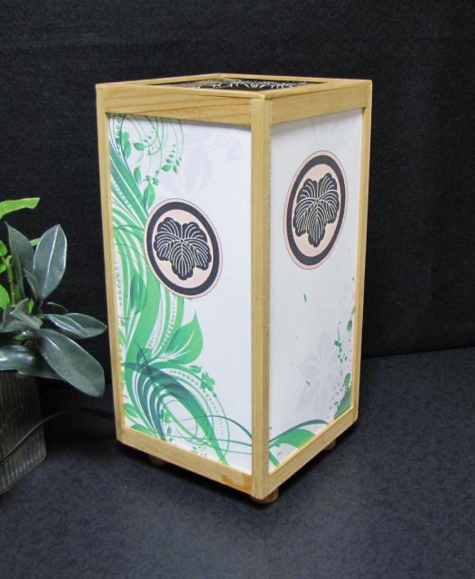 ★家紋の宿り木/森羅万象=「丸に蔦」(家紋変更可)/至福の明り/LED昼白色・ラミネート加工・檜枠造・軽量/ < 家電/AV  ★家紋の宿り木/森羅万象=「丸に蔦」(家紋変更可)/至福の明り/LED昼白色・ラミネート加工・檜枠造・軽量/ < 家電/AVの