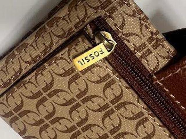 Fossil tHbV J[hP[X }fB\ vg }`t@NV uE  uh 