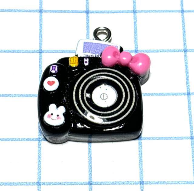 819 ラブリーなカメラ 黒色1個 樹脂パーツ アクセサリーチャーム チェキ うさぎ柄 < ペット/手芸/園芸 819 ラブリーなカメラ 黒色1個 樹脂パーツ アクセサリーチャーム チェキ うさぎ柄 < ペット/手芸/園芸の