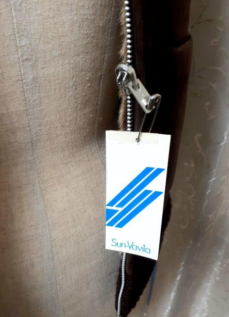 ヴィンテージイタリア(Sun―Vavila)のラム毛皮のリバーシブル仕様のベスト < 女性ファッション ヴィンテージイタリア(Sun―Vavila)のラム毛皮のリバーシブル仕様のベスト < 女性ファッションの