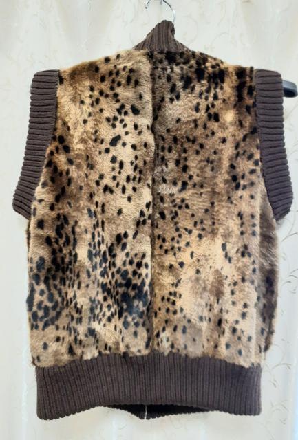 ヴィンテージイタリア(Sun―Vavila)のラム毛皮のリバーシブル仕様のベスト < 女性ファッション ヴィンテージイタリア(Sun―Vavila)のラム毛皮のリバーシブル仕様のベスト < 女性ファッションの