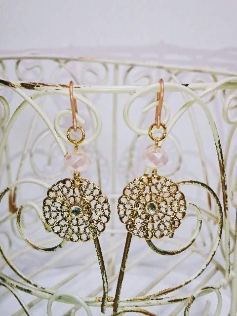 お花透かしクリスタルストーンモルガナイトスワロ樹脂ピアス☆ < 女性アクセサリー/時計  お花透かしクリスタルストーンモルガナイトスワロ樹脂ピアス☆ < 女性アクセサリー/時計の