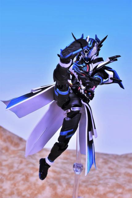 改造品 S.H.フィギュアーツ 仮面ライダー クローズエボル 改造品 S.H.フィギュアーツ 仮面ライダー クローズエボル:フィギュア