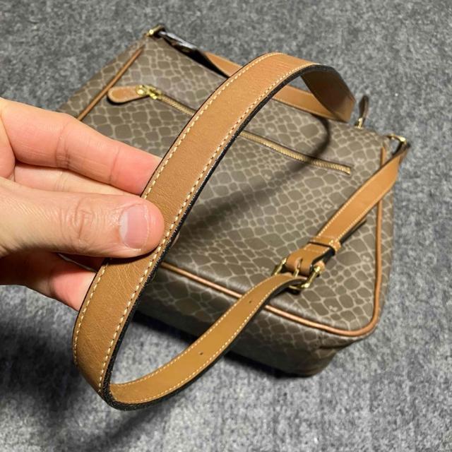 【NINA RICCI / ニナリッチ】 ジラフ柄 / ショルダーバッグ < ブランド 【NINA RICCI / ニナリッチ】 ジラフ柄 / ショルダーバッグ < ブランドの