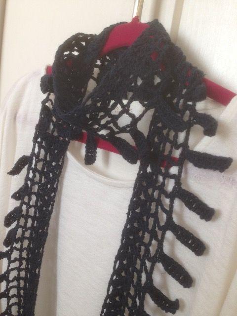 ♪手編み♪  葉っぱみたいな細めのストール    ネイビー < 女性ファッション  ♪手編み♪  葉っぱみたいな細めのストール    ネイビー < 女性ファッションの