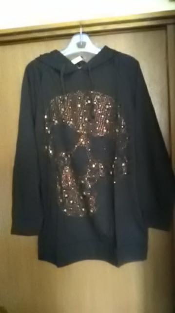 新品*スタッズ付き*パーカー < 女性ファッション  新品*スタッズ付き*パーカー  < 女性ファッションの