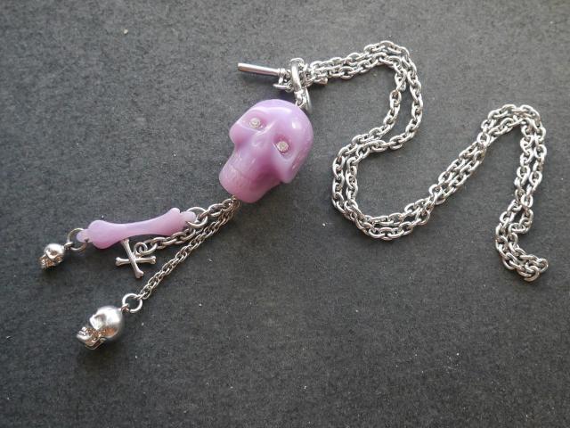 新品 ドクロ骸骨スカル ボーンネックレス 紫系 ゴスパンク ロック系 ハロウィン < 女性アクセサリー/時計  新品 ドクロ骸骨スカル ボーンネックレス 紫系 ゴスパンク ロック系 ハロウィン  < 女性アクセサリー/時計の