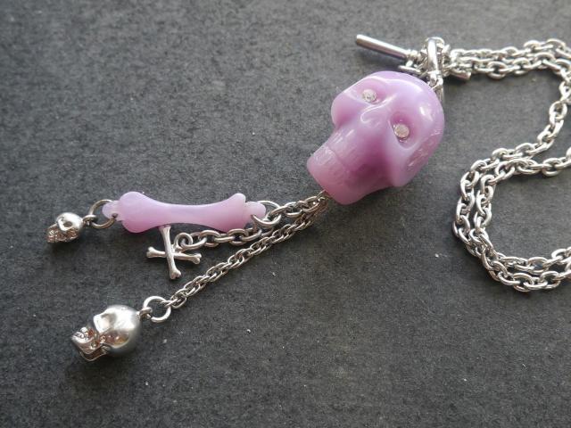 新品 ドクロ骸骨スカル ボーンネックレス 紫系 ゴスパンク ロック系 ハロウィン < 女性アクセサリー/時計  新品 ドクロ骸骨スカル ボーンネックレス 紫系 ゴスパンク ロック系 ハロウィン < 女性アクセサリー/時計の