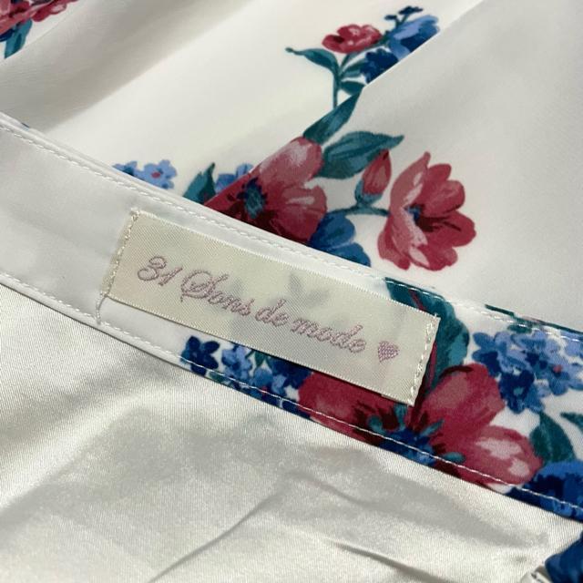 31 Sons de mode フラワー 総柄 フレア 変形 ひざ丈スカート < 女性ファッション 31 Sons de mode フラワー 総柄 フレア 変形 ひざ丈スカート < 女性ファッションの