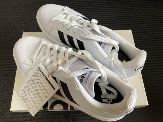 アディダス スニーカー ユニセックス グランドコート TD ライフスタイル コート ホワイト GW9250 25.0p < ブランド アディダス スニーカー ユニセックス グランドコート TD ライフスタイル コート ホワイト GW9250 25.0p < ブランドの