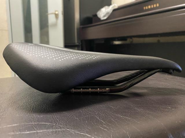 新品フルカーボンサドル KOCEVLO 155mm 131g < レジャー/スポーツ 新品フルカーボンサドル KOCEVLO 155mm 131g < レジャー/スポーツの
