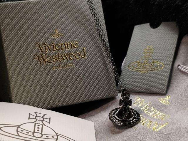 Vivienne Westwood �^�C�j�[�I�[�u�l�b�N���X  �� �u�����h�� 