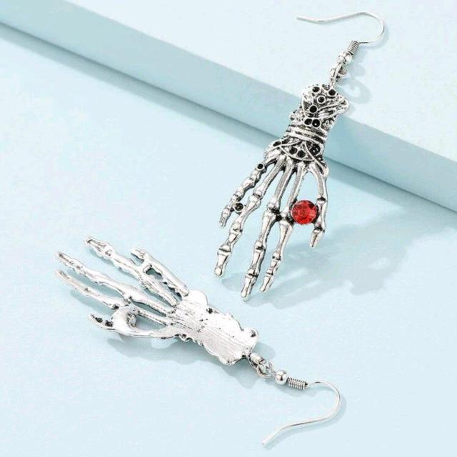 新品★スケルトンハンドフックピアス < 女性アクセサリー/時計  新品★スケルトンハンドフックピアス < 女性アクセサリー/時計の