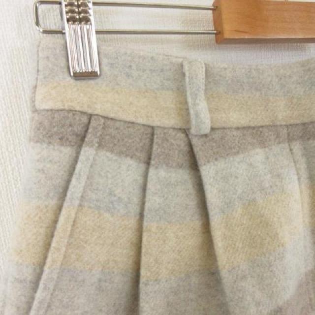 Colenimo ショートパンツ ボーダー ベージュ グレー M < 女性ファッション  Colenimo ショートパンツ ボーダー ベージュ グレー M < 女性ファッションの