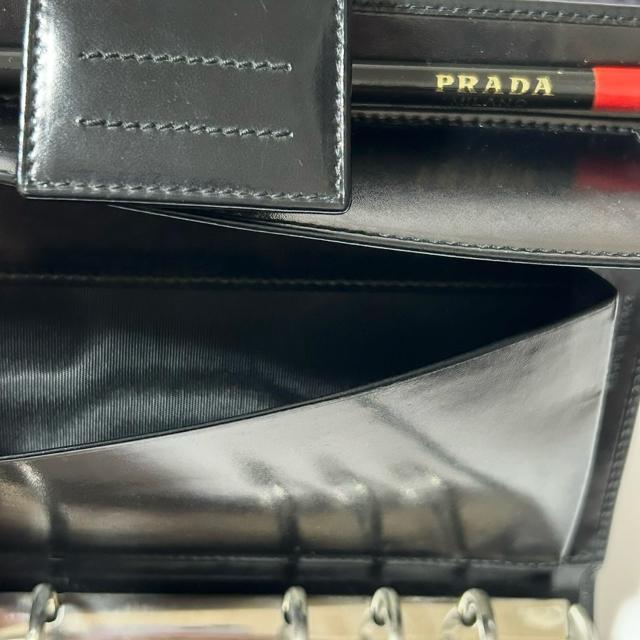 ���i PRADA �v���_ �A�h���X�� �蒠�P�[�X ���U�[ �u���b�N ���K�i �� �u�����h�� 