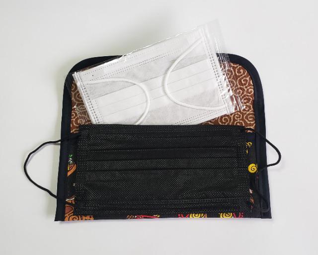 77A ポーチ【期間限定】 ヒスミニ マスクケース マスク入れ(*^^*)ハンドメイド < 女性ファッション  77A ポーチ【期間限定】 ヒスミニ マスクケース マスク入れ(*^^*)ハンドメイド < 女性ファッションの