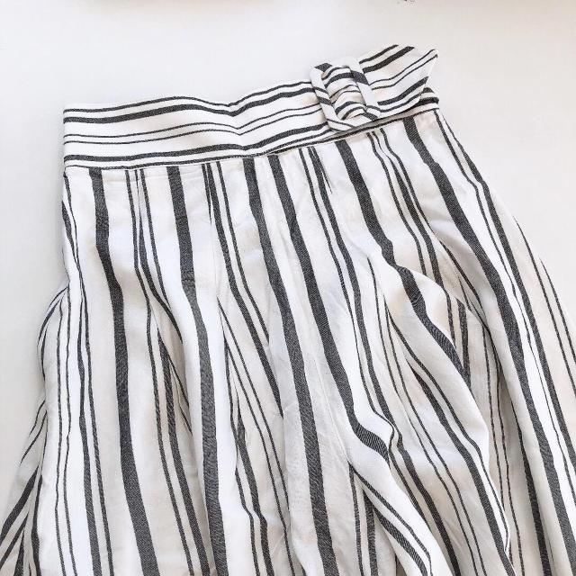 ◆Mila Owen/ミラオーウェン◆ベルト付スカート風ワイドパンツ★ストライプ0サイズ*夏秋コーデ♪美品 < ブランド  ◆Mila Owen/ミラオーウェン◆ベルト付スカート風ワイドパンツ★ストライプ0サイズ*夏秋コーデ♪美品 < ブランドの