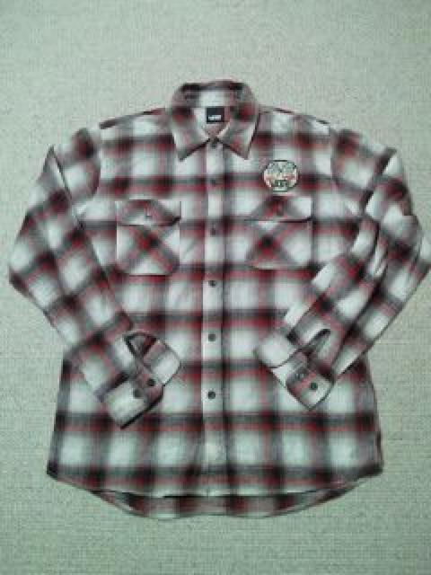 VANS ヴァンズ ネルシャツ シャツ レッド ホワイト ブラック Lサイズ 柔らか ワッペン < ブランド  VANS ヴァンズ ネルシャツ シャツ レッド ホワイト ブラック Lサイズ 柔らか ワッペン < ブランドの