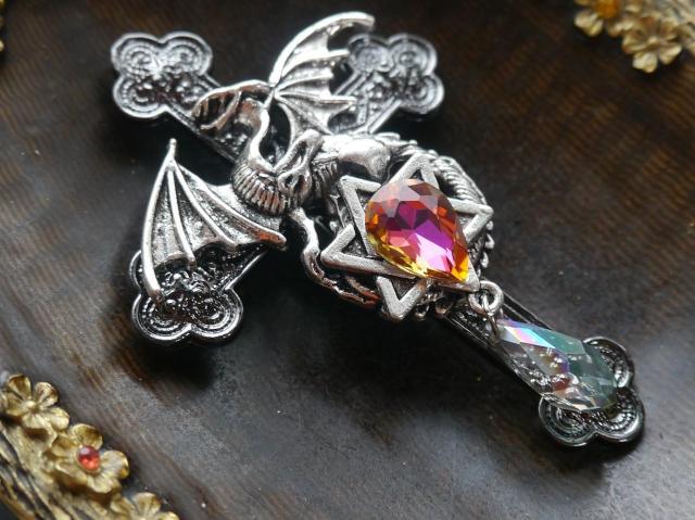 新品アンティーク調ガーゴイルと六芒星の十字架ブローチ < 女性アクセサリー/時計  新品アンティーク調ガーゴイルと六芒星の十字架ブローチ < 女性アクセサリー/時計の