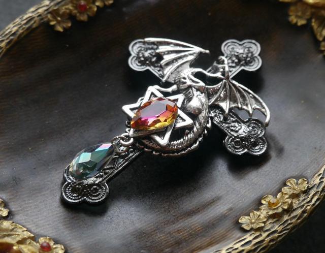 新品アンティーク調ガーゴイルと六芒星の十字架ブローチ < 女性アクセサリー/時計  新品アンティーク調ガーゴイルと六芒星の十字架ブローチ < 女性アクセサリー/時計の