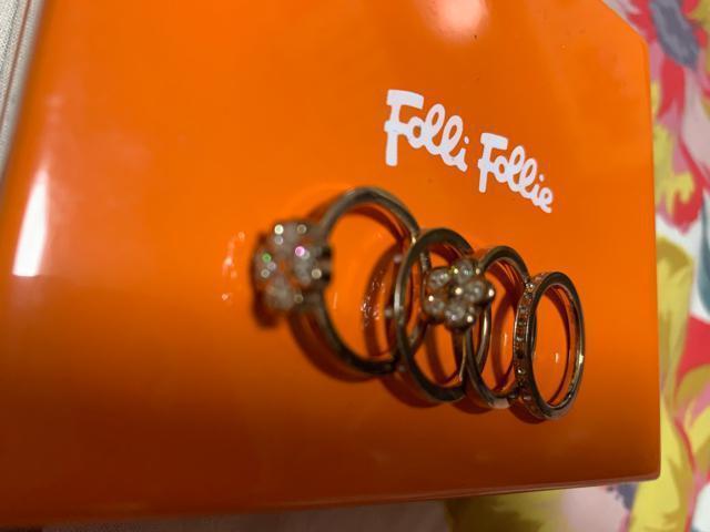folli follie 指輪 箱あり 四個セット 送料無料 < ブランド  folli follie 指輪 箱あり 四個セット 送料無料 < ブランドの