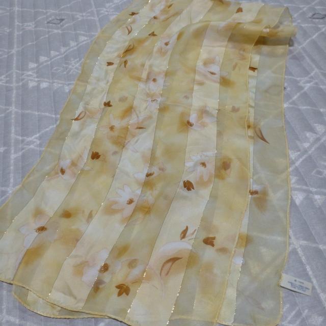 イエロー系花柄シルクスカーフ < 女性ファッション イエロー系花柄シルクスカーフ < 女性ファッションの